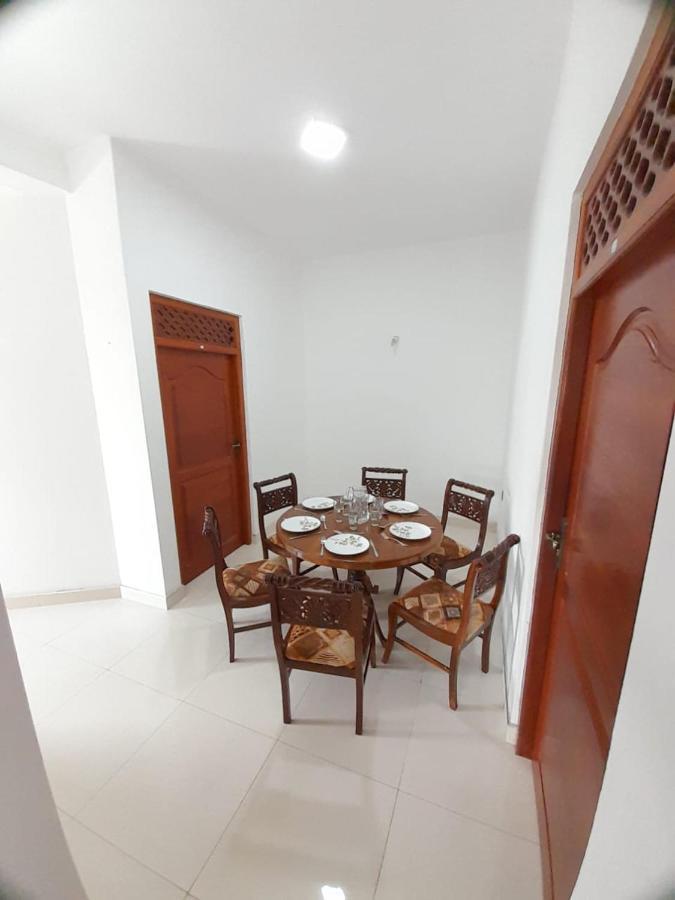 Jasmine Apartments Negombo Luaran gambar