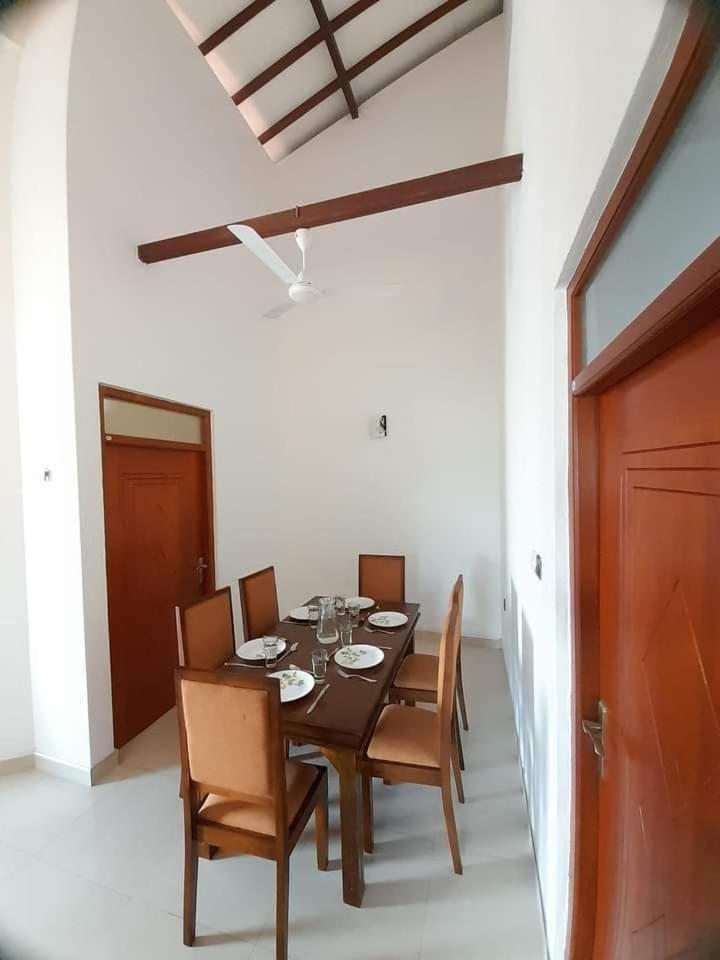 Jasmine Apartments Negombo Luaran gambar